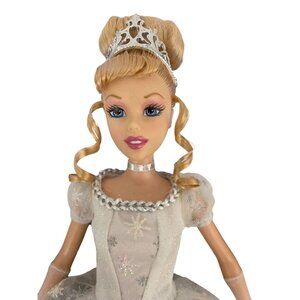 Disney Cinderella Holiday Princess Doll Special Edition 2004